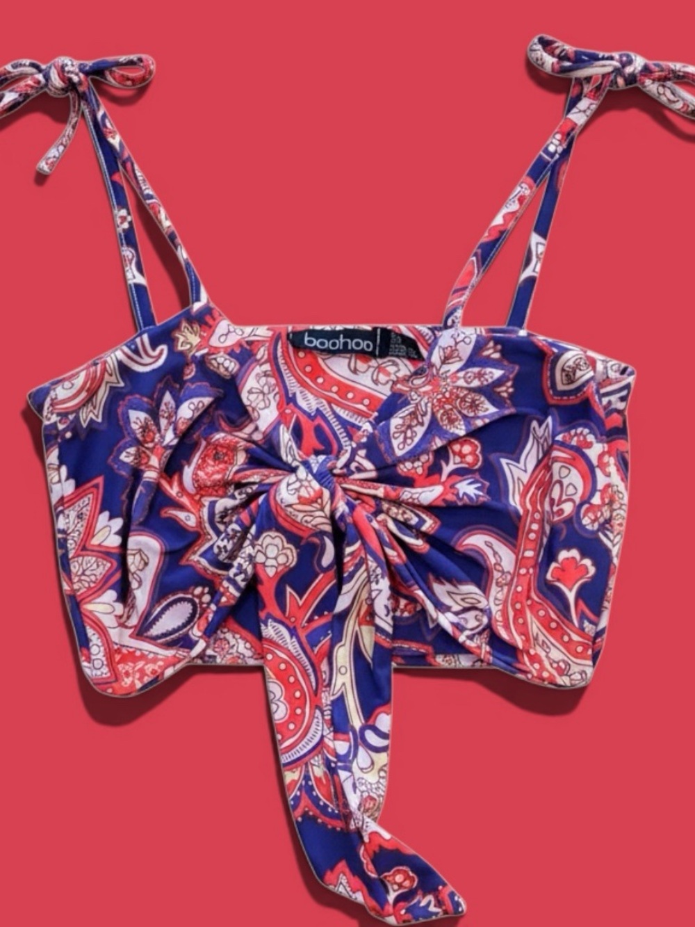 boohoo Red & Blue Paisley Tie-Front Crop Top Size 4?